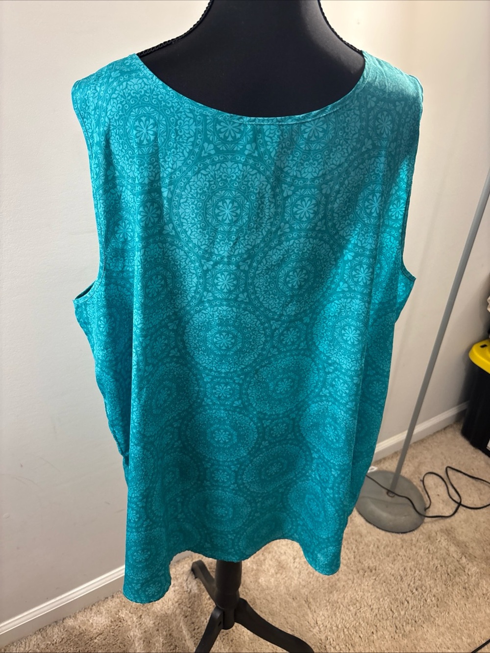 Faded Glory Teal Sleeveless Scoop Neck Tank Top. 645 - Picture 5 of 9